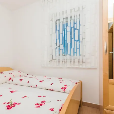 Apartmán In With Sea View, Terrace, Air Conditioning, Wifi 3492-8 *